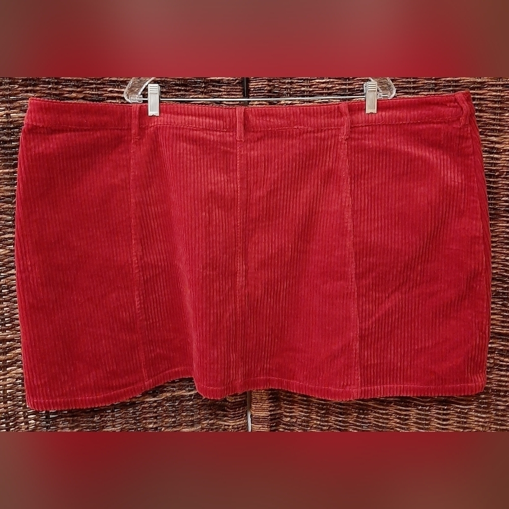Disney Skirt Women's 3X Turning Red Embroidered Corduroy Mini Vacation Movie Fan - Picture 2 of 10